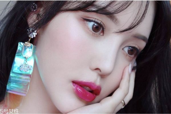 美瞳可以天天戴嗎 美瞳帶久了眼睛會怎么樣 美瞳可以天天戴嗎 美瞳帶久了眼睛會怎么樣