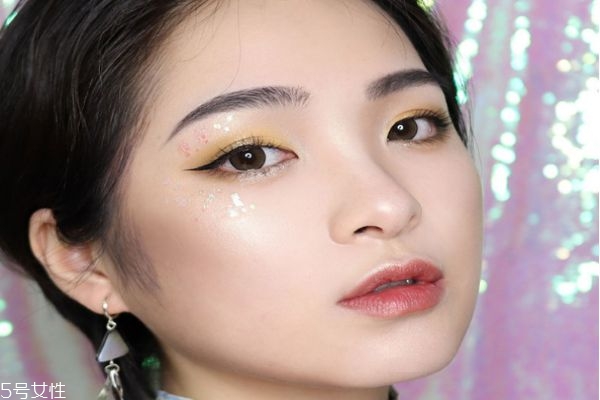 火烈鳥眼線液好用嗎 火烈鳥眼線液使用方法 火烈鳥眼線液好用嗎 火烈鳥眼線液使用方法