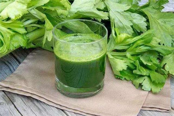 芹菜汁可以空腹喝嗎 促進(jìn)腸道蠕動