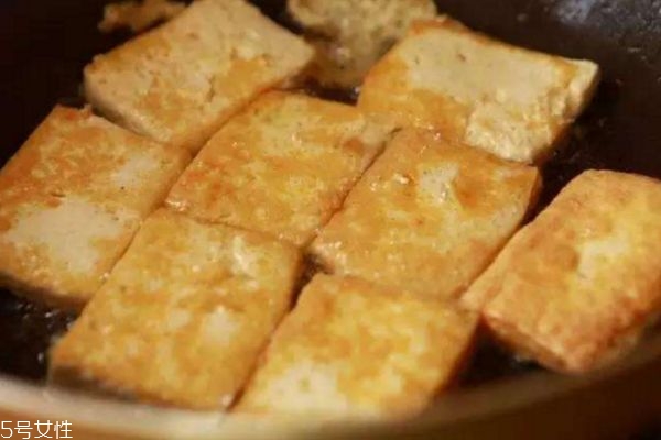 豆腐怎么做好吃 豆腐怎么炒好吃又簡(jiǎn)單 豆腐怎么做好吃 豆腐怎么炒好吃又簡(jiǎn)單