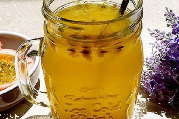 百香果加蜂蜜的功效和作用 可以美容養(yǎng)顏 百香果加蜂蜜的功效和作用 可以美容養(yǎng)顏