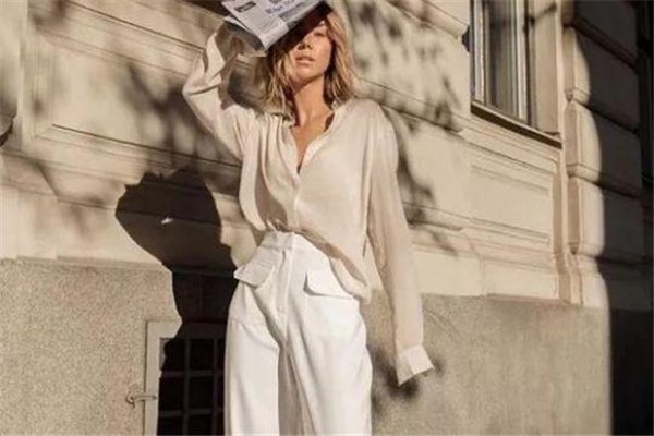 春天白色褲子怎么搭配 讓你氣質(zhì)爆棚 春天白色褲子怎么搭配 讓你氣質(zhì)爆棚