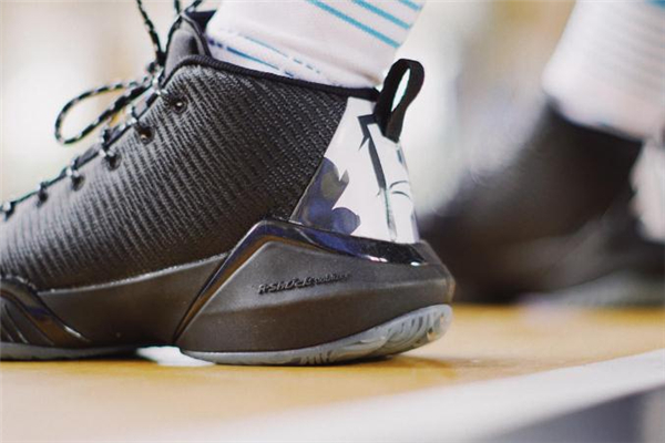 安踏要瘋2實(shí)戰(zhàn)測評 抓地力最強(qiáng)的國產(chǎn)球鞋 安踏要瘋2實(shí)戰(zhàn)測評 抓地力最強(qiáng)的國產(chǎn)球鞋