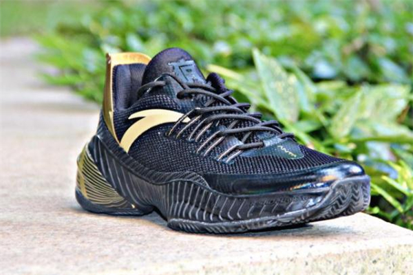 安踏要瘋2實(shí)戰(zhàn)測評 抓地力最強(qiáng)的國產(chǎn)球鞋 安踏要瘋2實(shí)戰(zhàn)測評 抓地力最強(qiáng)的國產(chǎn)球鞋