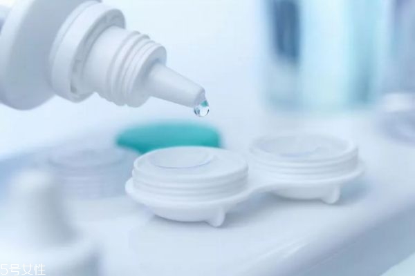 美瞳進(jìn)眼睛里怎么辦 美瞳跑進(jìn)眼睛里面這樣做 美瞳進(jìn)眼睛里怎么辦 美瞳跑進(jìn)眼睛里面這樣做