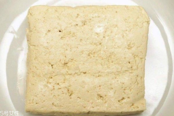 孕婦能吃豆腐嗎 吃豆腐的注意事項 孕婦能吃豆腐嗎 吃豆腐的注意事項