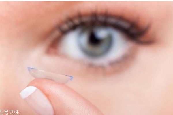 如何挑選隱形眼鏡 初學(xué)者怎么戴隱形眼鏡 如何挑選隱形眼鏡 初學(xué)者怎么戴隱形眼鏡
