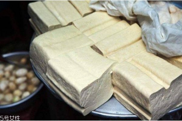 孕婦能吃豆腐嗎 吃豆腐的注意事項 孕婦能吃豆腐嗎 吃豆腐的注意事項