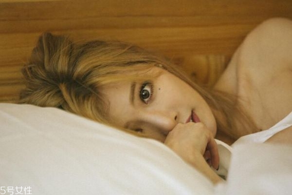 美瞳線紋后眼睛腫怎么辦 美瞳線消腫的最快方法 美瞳線紋后眼睛腫怎么辦 美瞳線消腫的最快方法