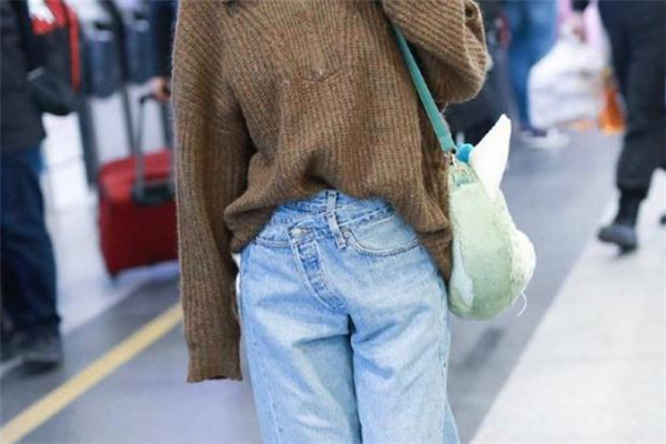 泫雅褲怎么搭配 跟著明星學(xué)穿搭 泫雅褲怎么搭配 跟著明星學(xué)穿搭