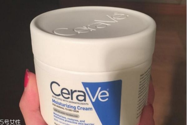 臉上起皮用什么護膚品 去掉臉上干皮小妙招 臉上起皮用什么護膚品 去掉臉上干皮小妙招