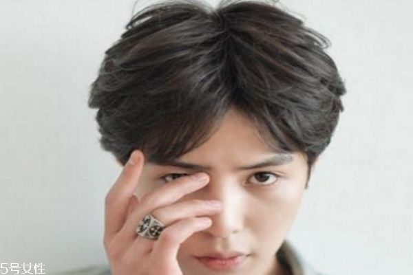 男生可以燙什么發(fā)型 男生流行燙發(fā) 男生可以燙什么發(fā)型 男生流行燙發(fā)