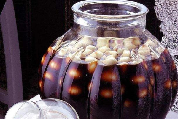 醋泡大蒜變綠能吃嗎 放心食用 醋泡大蒜變綠能吃嗎 放心食用