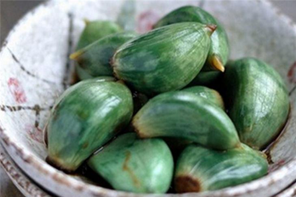 醋泡大蒜為什么會(huì)變綠 屬于正?，F(xiàn)象