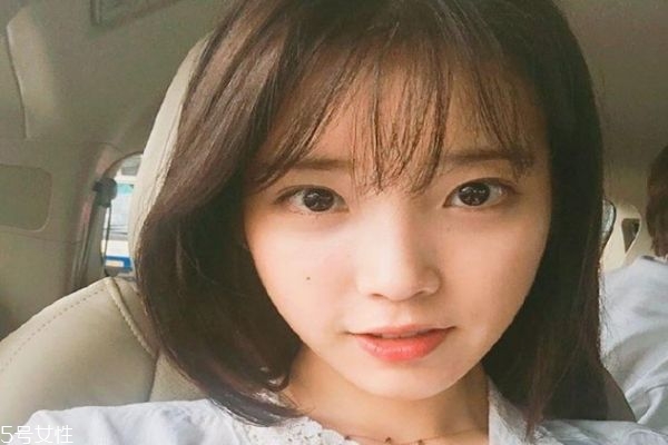 接近黑色的染發(fā)顏色 低調(diào)但是顯氣色的發(fā)色 接近黑色的染發(fā)顏色 低調(diào)但是顯氣色的發(fā)色