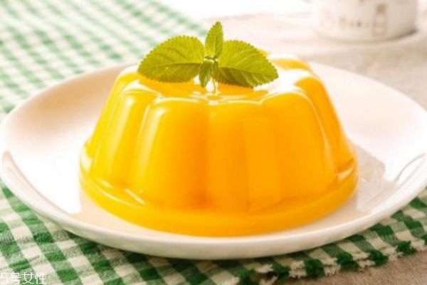 果凍是用什么做的 果凍吃了對(duì)身體有害嗎 果凍是用什么做的 果凍吃了對(duì)身體有害嗎