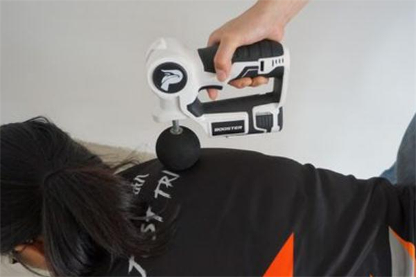 筋膜槍怎么用 筋膜槍的使用方法 筋膜槍怎么用 筋膜槍的使用方法