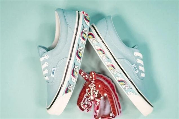 vans獨(dú)角獸鞋多少錢 vans獨(dú)角獸發(fā)售價(jià) vans獨(dú)角獸鞋多少錢 vans獨(dú)角獸發(fā)售價(jià)