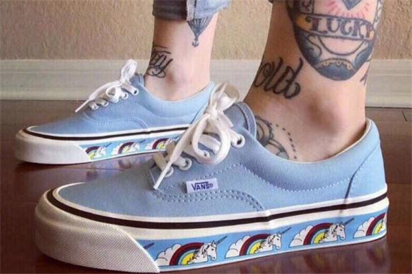 vans獨(dú)角獸鞋多少錢 vans獨(dú)角獸發(fā)售價(jià) vans獨(dú)角獸鞋多少錢 vans獨(dú)角獸發(fā)售價(jià)