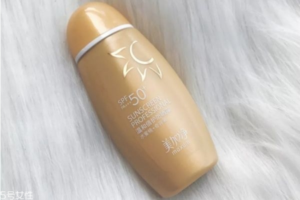 17歲女生用什么護(hù)膚品 適合17歲用的護(hù)膚品 17歲女生用什么護(hù)膚品 適合17歲用的護(hù)膚品