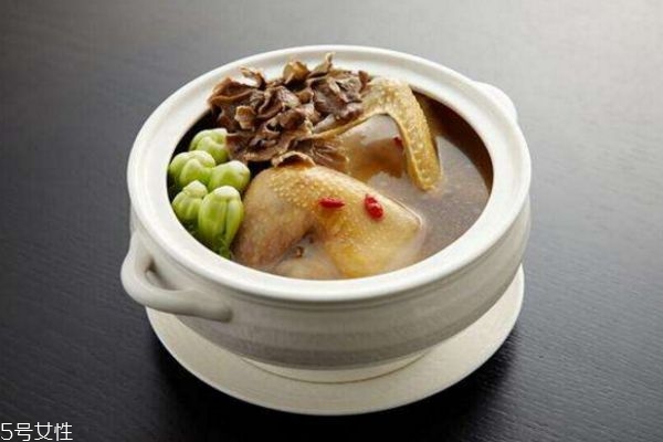 夏天喝什么湯對(duì)胃好 喝湯的禁忌 夏天喝什么湯對(duì)胃好 喝湯的禁忌