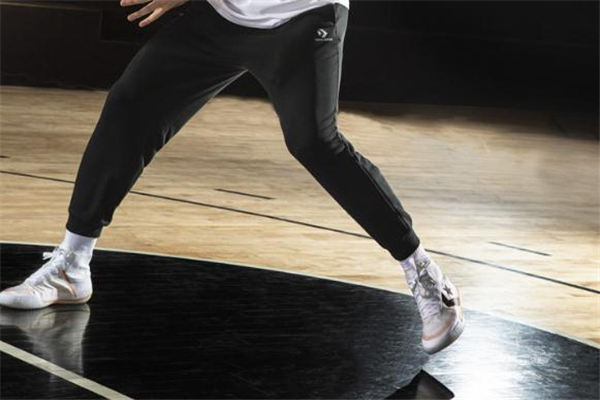 匡威all star pro bb籃球鞋實(shí)戰(zhàn)測評 匡威籃球鞋腳感