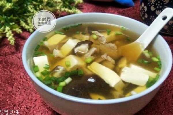 夏天喝什么湯最好 夏天燉湯食譜大全 夏天喝什么湯最好 夏天燉湯食譜大全