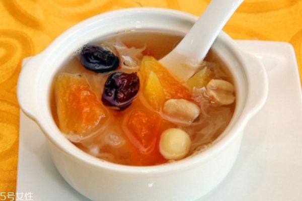 銀耳要泡多久才可以煮 吃銀耳有什么好處 銀耳要泡多久才可以煮 吃銀耳有什么好處