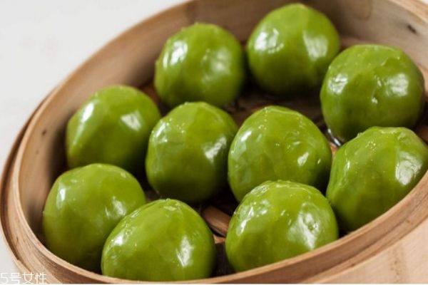 青團(tuán)用什么草做的 自制青團(tuán)的做法步驟 青團(tuán)用什么草做的 自制青團(tuán)的做法步驟