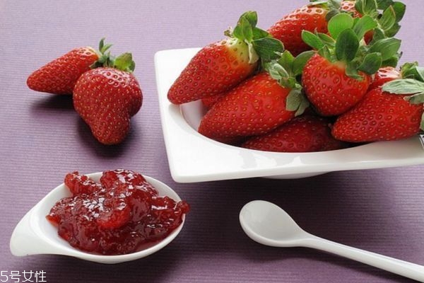 吃果醬會(huì)胖嗎 果醬的營養(yǎng)價(jià)值 吃果醬會(huì)胖嗎 果醬的營養(yǎng)價(jià)值