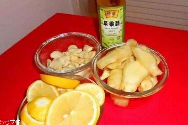 姜蒜檸檬汁蘋果醋的做法 姜蒜檸檬汁蘋果醋作用 姜蒜檸檬汁蘋果醋的做法 姜蒜檸檬汁蘋果醋作用
