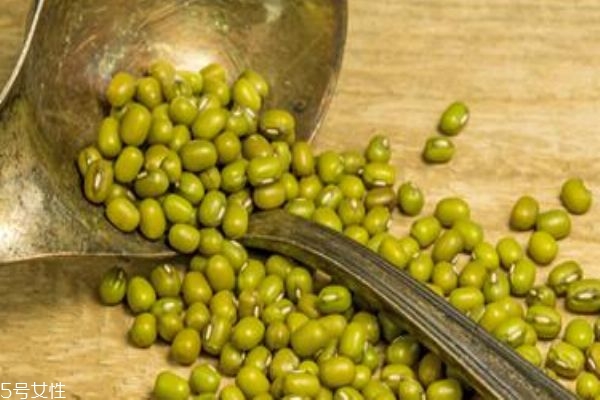 綠豆放久了還能吃嗎 綠豆長(zhǎng)蟲(chóng)了還能吃嗎