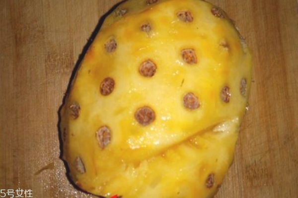 菠蘿眼怎么挖 菠蘿怎么削皮小竅門 菠蘿眼怎么挖 菠蘿怎么削皮小竅門