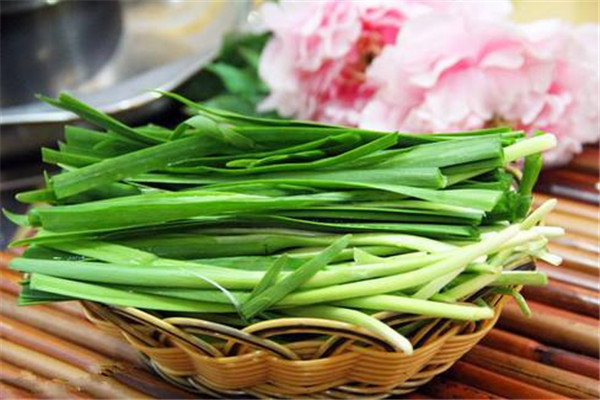 韭菜可以治腳氣嗎 腳氣治療方法 韭菜可以治腳氣嗎 腳氣治療方法