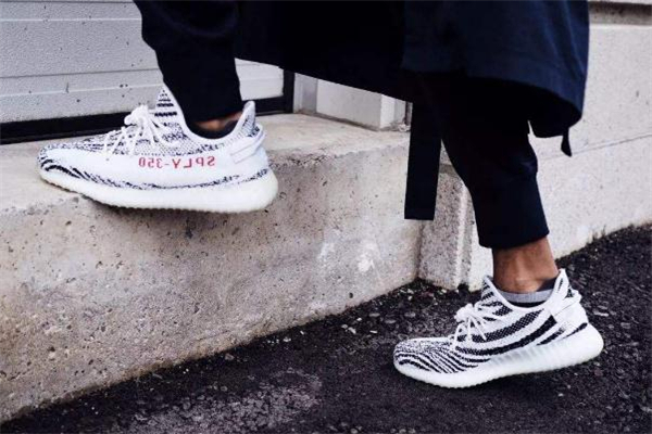 yeezy 500和350哪個(gè)舒服 爆款椰子鞋腳感對比
