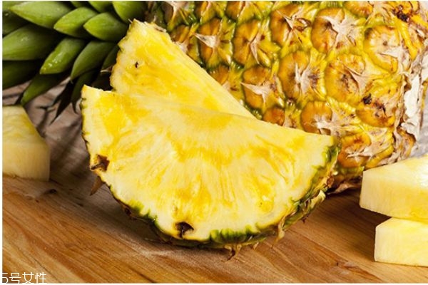 冬天孕婦吃菠蘿好嗎 孕婦吃菠蘿對胎兒好嗎 冬天孕婦吃菠蘿好嗎 孕婦吃菠蘿對胎兒好嗎