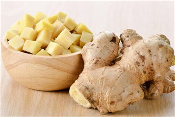 生姜可以泡水喝嗎 生姜的療效 生姜可以泡水喝嗎 生姜的療效