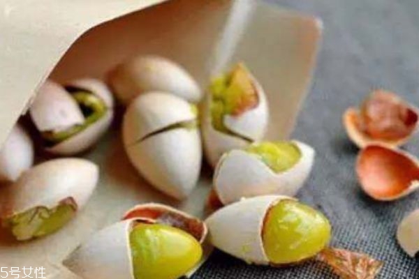 白果怎么吃不會中毒 藥用和食用白果的區(qū)別 白果怎么吃不會中毒 藥用和食用白果的區(qū)別