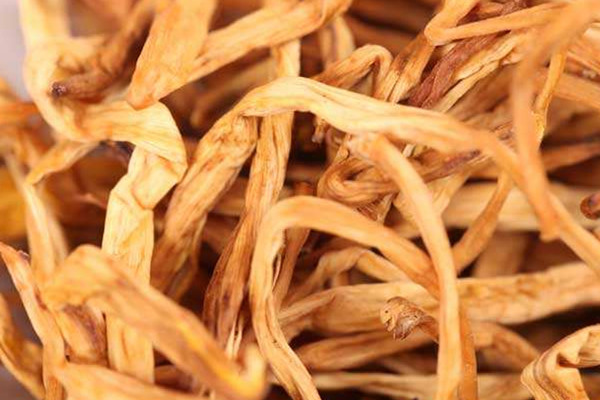 黃花菜可以和豆腐一起吃嗎 黃花菜豆腐一起吃好嗎 黃花菜可以和豆腐一起吃嗎 黃花菜豆腐一起吃好嗎