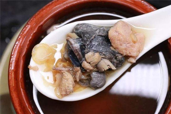 吃烏雞可以調(diào)理月經(jīng)嗎 調(diào)經(jīng)就選它