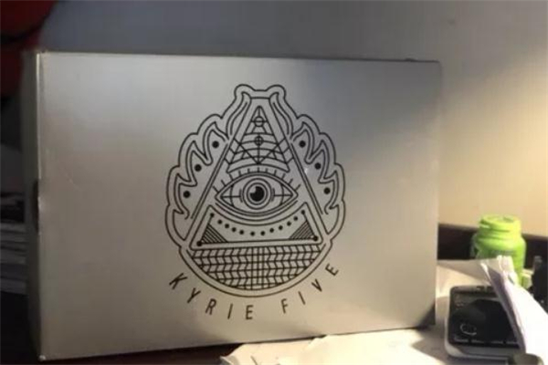 耐克歐文5 ufo配色開箱測(cè)評(píng) 歐文5ufo實(shí)物上腳圖 耐克歐文5 ufo配色開箱測(cè)評(píng) 歐文5ufo實(shí)物上腳圖