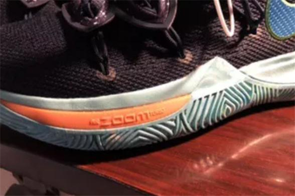 耐克歐文5 ufo配色開箱測(cè)評(píng) 歐文5ufo實(shí)物上腳圖 耐克歐文5 ufo配色開箱測(cè)評(píng) 歐文5ufo實(shí)物上腳圖