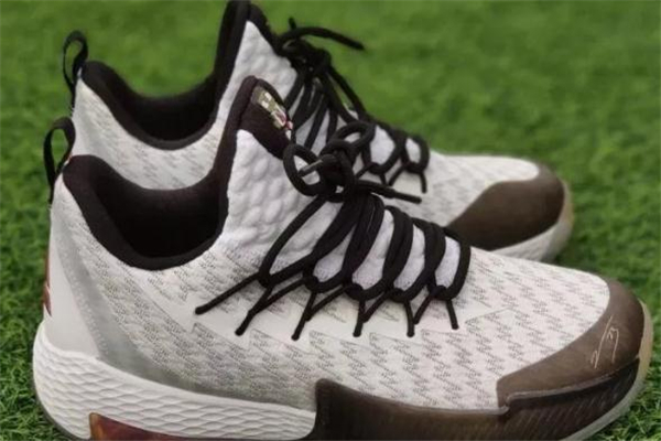 匹克閃電2019測(cè)評(píng) 路威版閃電2019開(kāi)箱報(bào)告 匹克閃電2019測(cè)評(píng) 路威版閃電2019開(kāi)箱報(bào)告