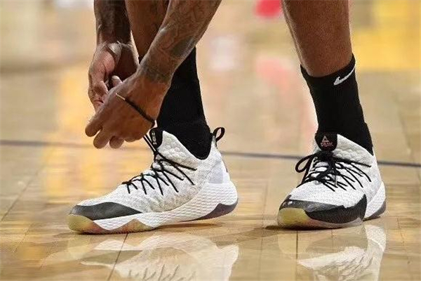 匹克閃電2019測(cè)評(píng) 路威版閃電2019開(kāi)箱報(bào)告 匹克閃電2019測(cè)評(píng) 路威版閃電2019開(kāi)箱報(bào)告