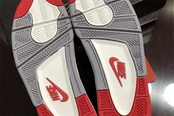 aj4黑紅復(fù)刻2019開箱測評 aj4黑紅復(fù)刻做工