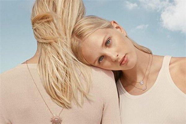 施華洛世奇太陽(yáng)花項(xiàng)鏈多少錢 母親節(jié)新款 施華洛世奇太陽(yáng)花項(xiàng)鏈多少錢 母親節(jié)新款