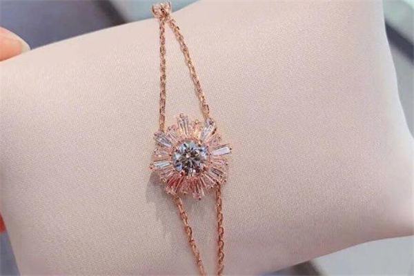 施華洛世奇太陽(yáng)花手鏈多少錢 母親節(jié)最好的禮物