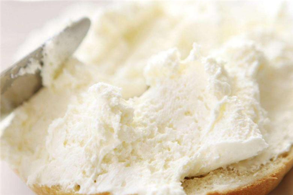 奶油奶酪和芝士的區(qū)別 和發(fā)酵有關(guān) 奶油奶酪和芝士的區(qū)別 和發(fā)酵有關(guān)