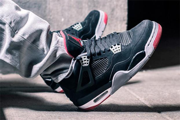 aj4黑紅復(fù)刻會(huì)便宜嗎 aj4黑紅復(fù)刻買(mǎi)預(yù)售劃算嗎