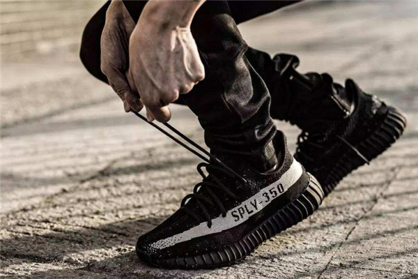 yeezy 350鞋底開裂怎么辦 yeezy鞋底開裂正常嗎 yeezy 350鞋底開裂怎么辦 yeezy鞋底開裂正常嗎
